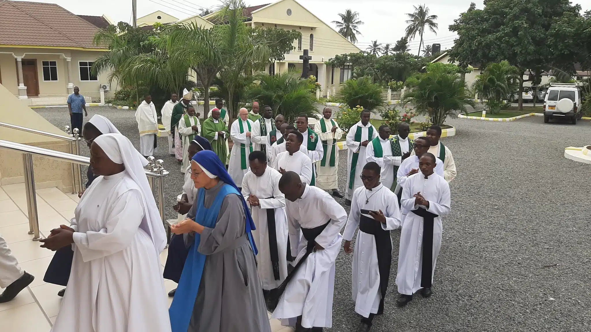 Procession into HLI 30th Anniversary Mass